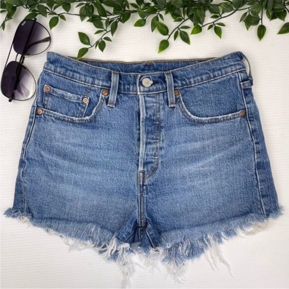 Levi's 501 High waisted raw hem denim Shorts size 27 - Picture 1 of 7